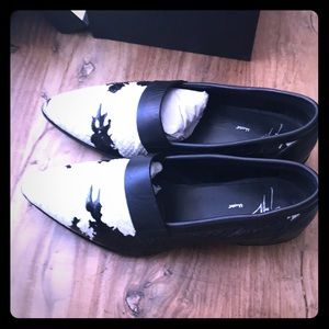 Gently worn , like new- unbroken.